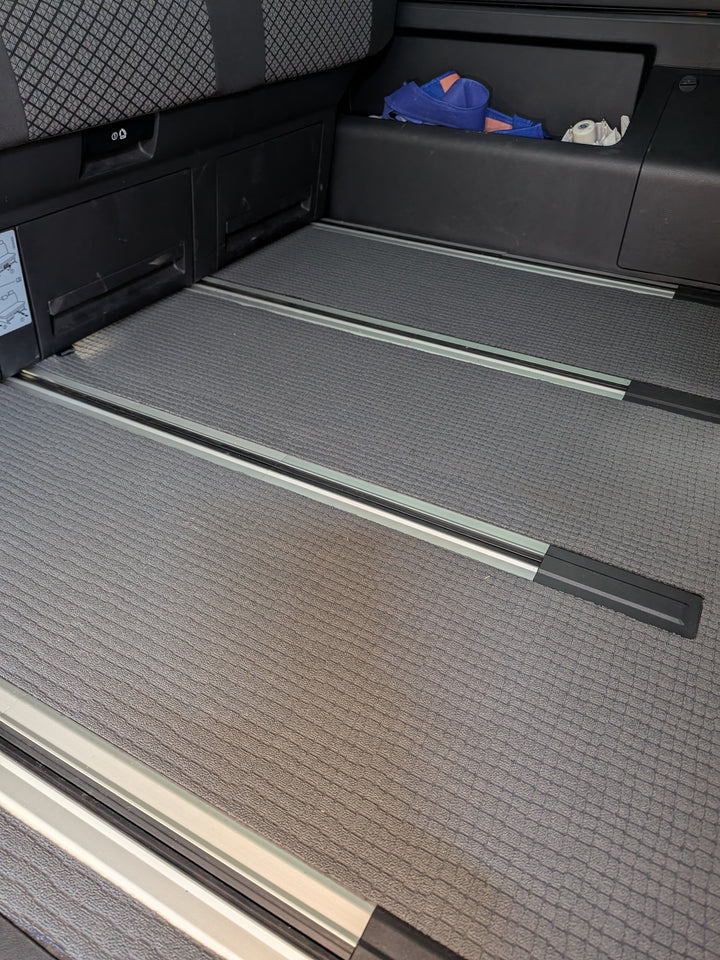 VANFLOOR passgenauer Teppich für den Fahrgastraum