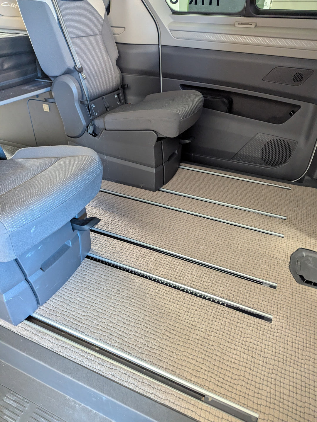 VANFLOOR passgenauer Teppich für den Fahrgastraum