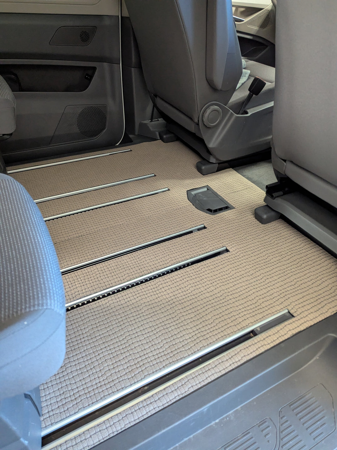 VANFLOOR passgenauer Teppich für den Fahrgastraum