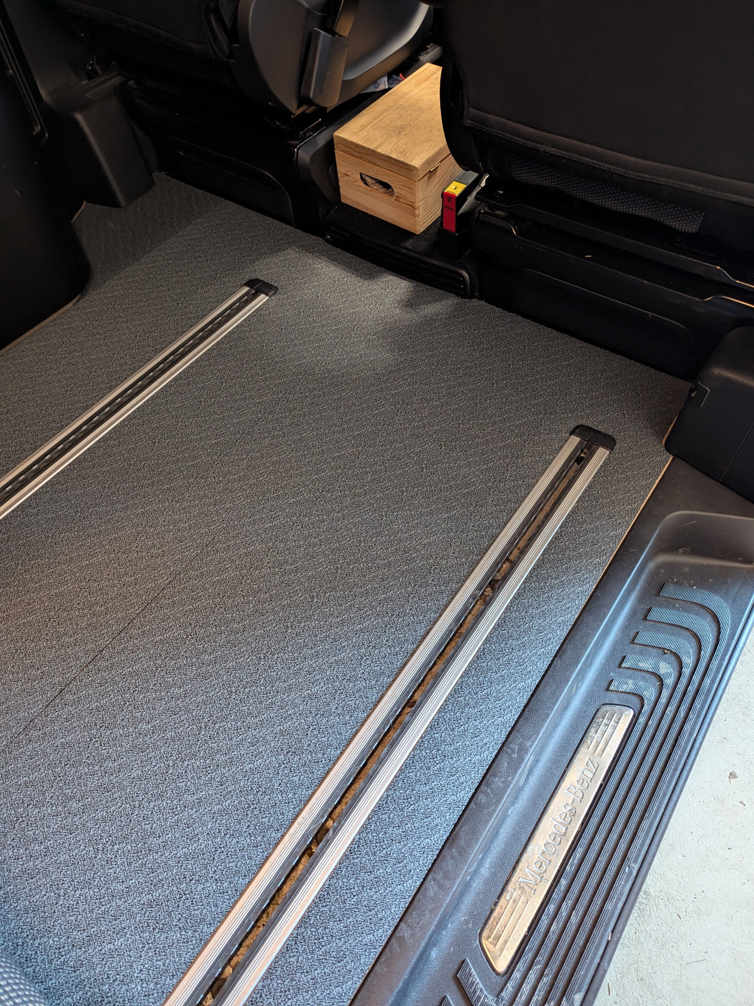 VANFLOOR passgenauer Teppich für den Fahrgastraum