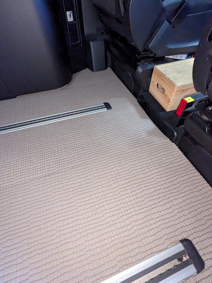 VANFLOOR passgenauer Teppich für den Fahrgastraum