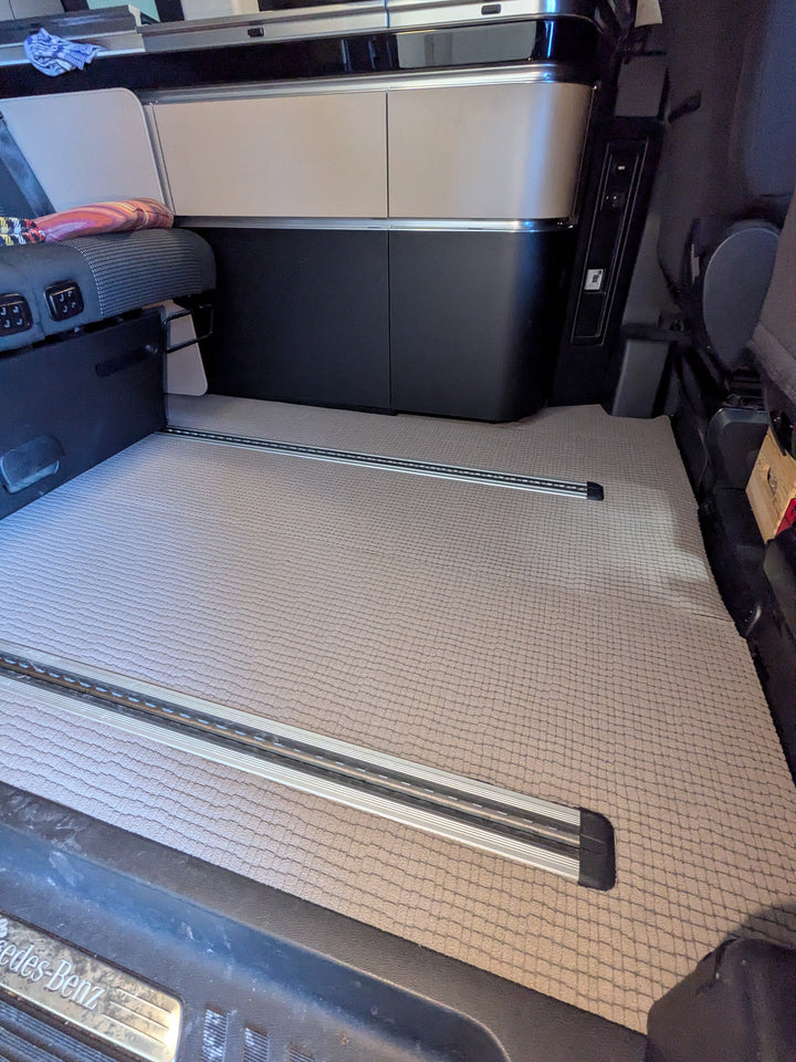 VANFLOOR passgenauer Teppich für den Fahrgastraum