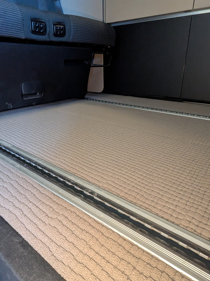 VANFLOOR passgenauer Teppich für den Fahrgastraum